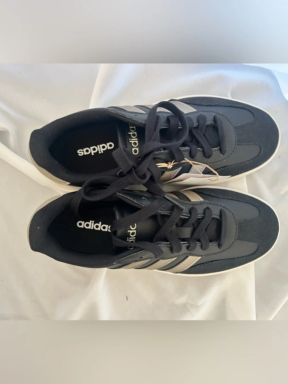Adidas women’s Barreda BNWT